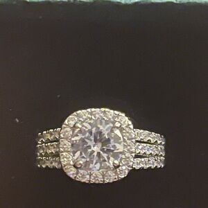 Elegant Silver cubic zirconia ring